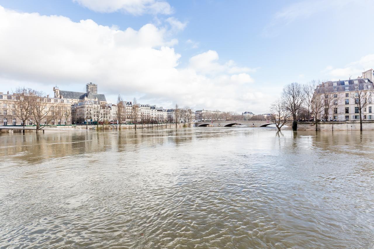 Veeve - Overlooking The Seine On Ile De La Cite Paris Luaran gambar